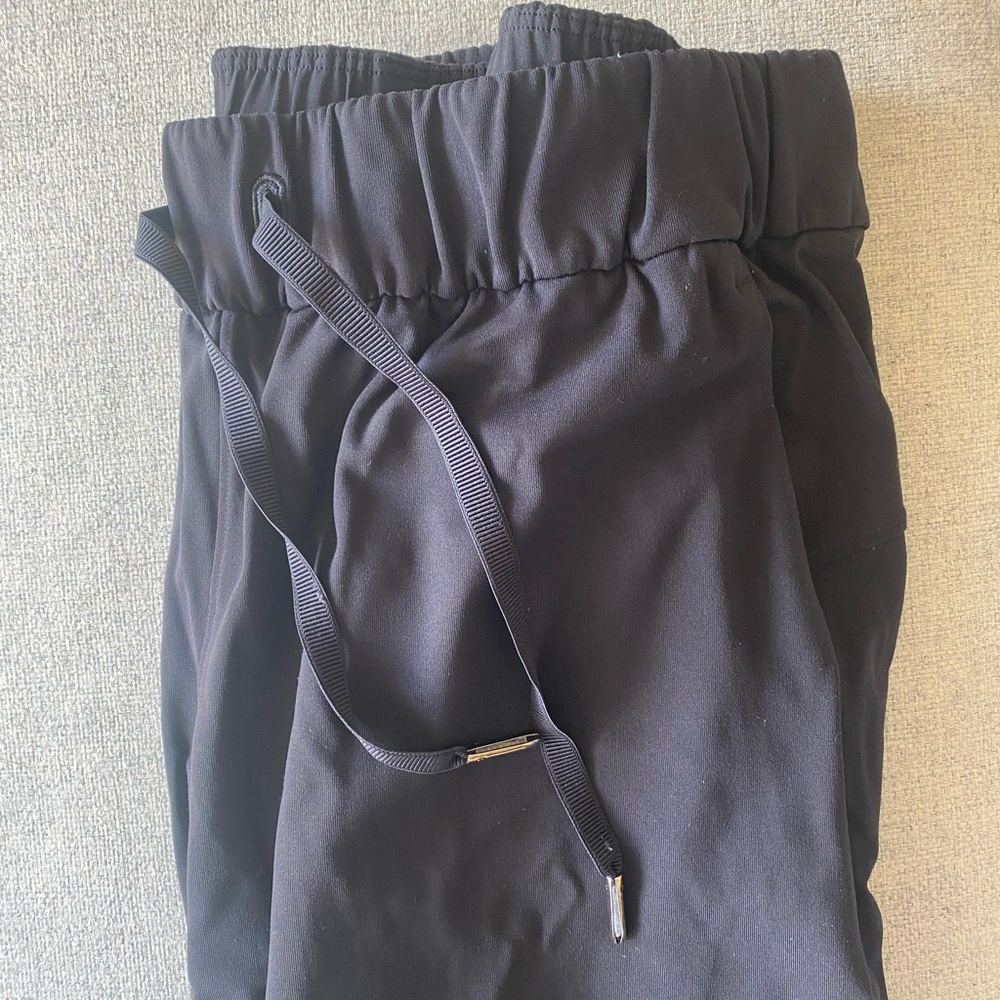 On the fly joggers black 6 luxtreme